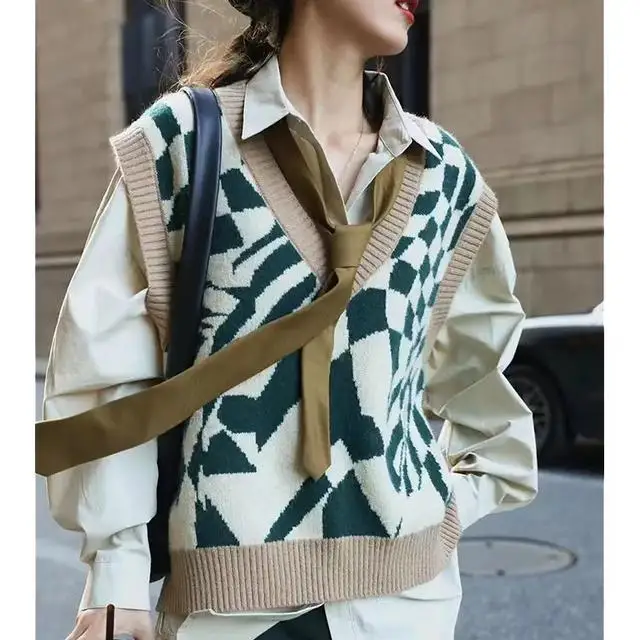 Women Sweater Vest Autumn Spring Patchwork V-neck Sleeveless Knitted Vintage Casual Loose Female Pullover Outwear U1281
Women Sweater Vest Autumn Spring Patchwork V-neck Sleeveless Knitted Vintage Casual Loose Female Pullover Outwear U1281