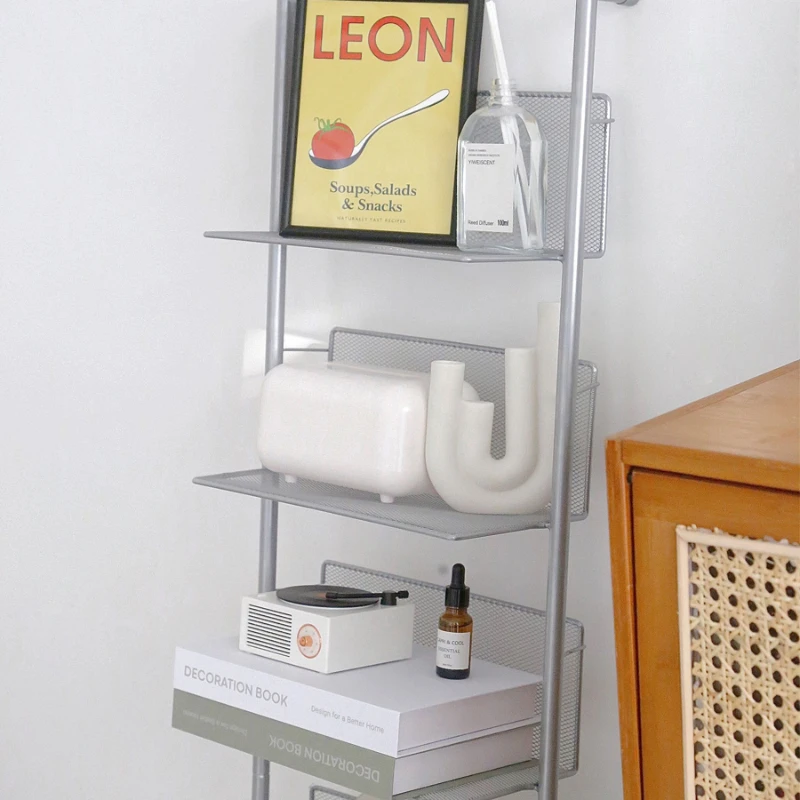 Ins wind bookshelf is narrow against the wall, and the medieval CD shelf is floor-to-floor and multi-layer magazines
Ins wind bookshelf is narrow against the wall, and the medieval CD shelf is floor-to-floor and multi-layer magazines