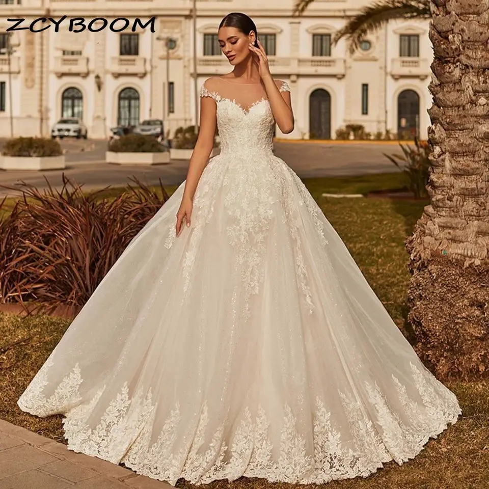 New Exquisite Lace Appliques Off The Shoulder A Line Wedding Dresses Sweetheart Lace Up Court Train Tulle Bridal Gowns For Women
New Exquisite Lace Appliques Off The Shoulder A Line Wedding Dresses Sweetheart Lace Up Court Train Tulle Bridal Gowns For Women