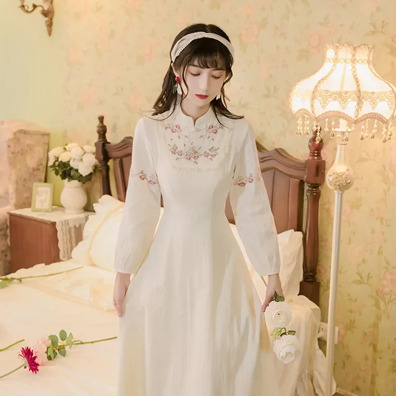 French Vintage Dress Women Spring 2021 New Women's Stand-Up Collar Cotton Embroidery Elegant And Thin Mid-Length Dress Women
French Vintage Dress Women Spring 2021 New Women's Stand-Up Collar Cotton Embroidery Elegant And Thin Mid-Length Dress Women