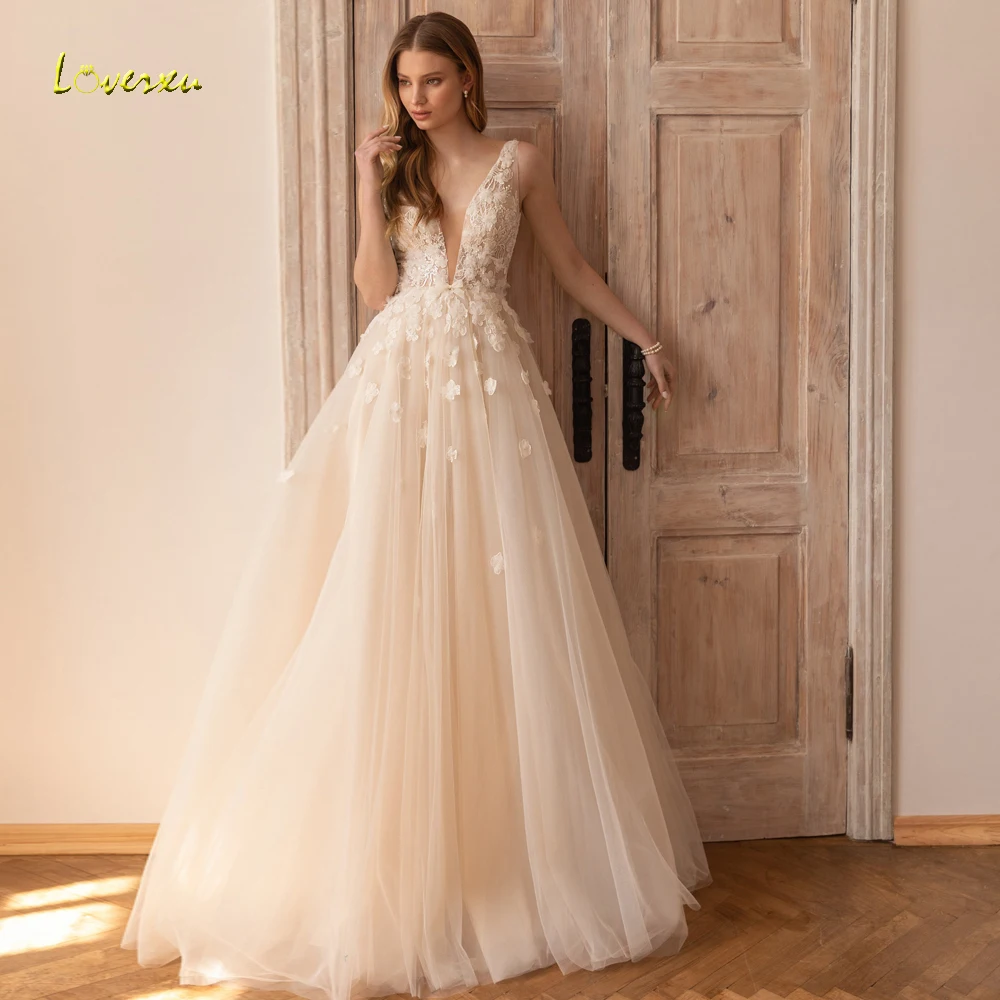 

Женское свадебное платье в стиле бохо Loverxu, блестящее кружевное платье-трапеция без рукавов с V-образным вырезом и 3D цветочной аппликацией, 2024