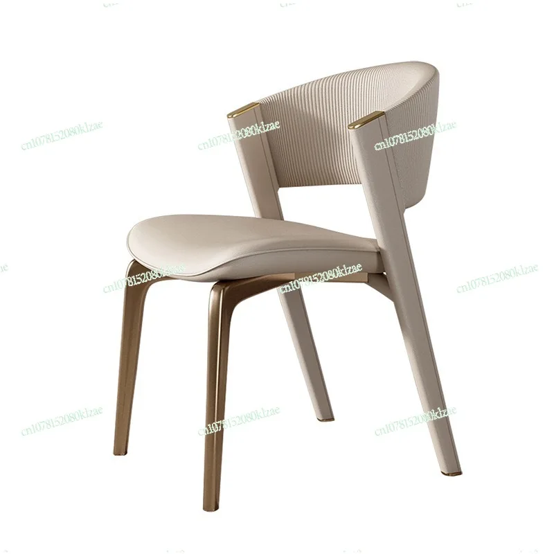 Стул роскошный стул для столовой CC, высококачественный стул из массива дерева, ясеня, современный минималистичный кожаный обеденный стул, дизайнерская модель обеденного стола
Стул роскошный стул для столовой CC, высококачественный стул из массива дерева, ясеня, современный минималистичный кожаный обеденный стул, дизайнерская модель обеденного стола