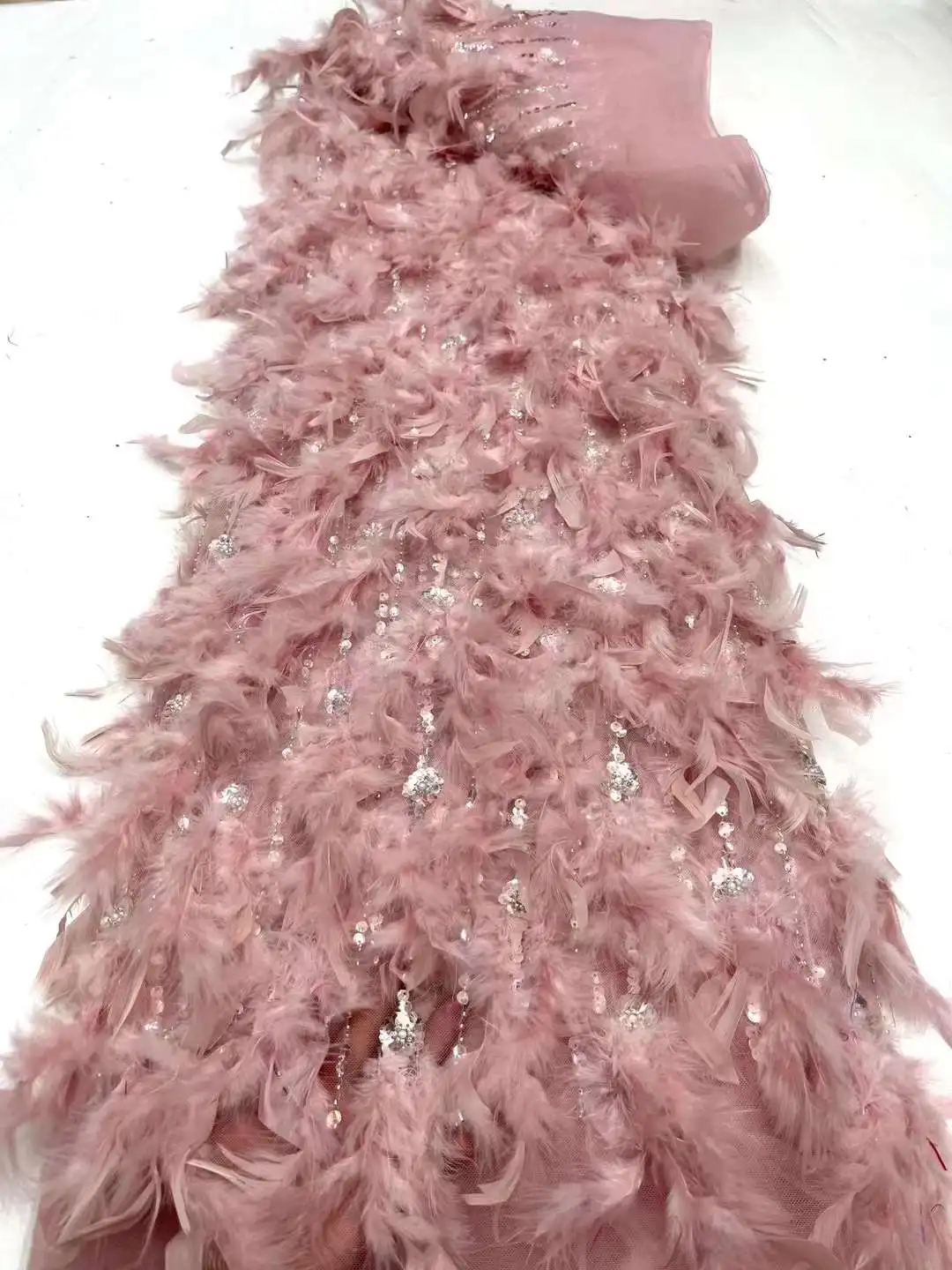 High-end Handmade Feather fabric With Bead Embroidery French Tulle Net Lace African lace Fabric For Weddings/Party Evening Dress 
High-end Handmade Feather fabric With Bead Embroidery French Tulle Net Lace African lace Fabric For Weddings/Party Evening Dress