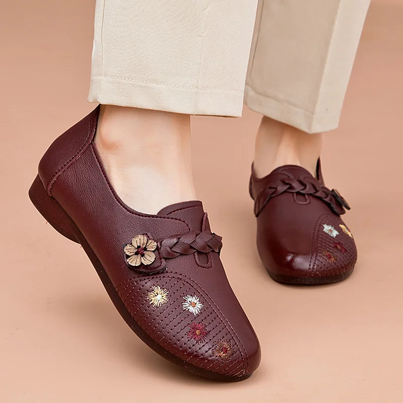 Spring Autumn Sneakers Women Genuine Leather Casual Shoes Woman Lightweight Slip on Flat Shoes Mother Shoes
Spring Autumn Sneakers Women Genuine Leather Casual Shoes Woman Lightweight Slip on Flat Shoes Mother Shoes