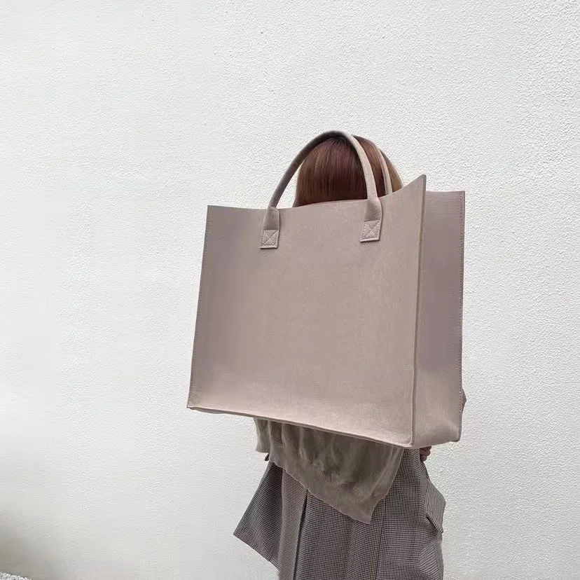 Large Capacity Shoulder Bag Women Felt Handbags Simple Shopping Bags Reusable Eco-Friendly Grocery Tote Bag Storage Organizer
Large Capacity Shoulder Bag Women Felt Handbags Simple Shopping Bags Reusable Eco-Friendly Grocery Tote Bag Storage Organizer