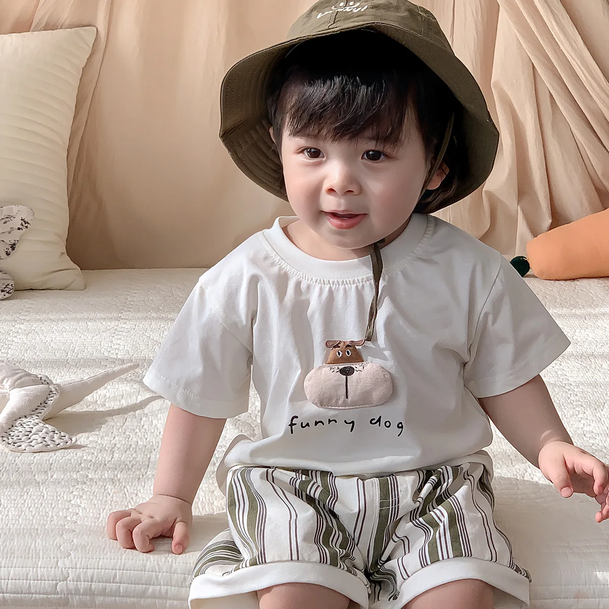 Комплект одежды для мальчиков 0-3 лет, эластичные полосатые шорты с 3d-надписью, с коротким рукавом, комплект из 2 предметов, наряды для новорожденных мальчиков
Комплект одежды для мальчиков 0-3 лет, эластичные полосатые шорты с 3d-надписью, с коротким рукавом, комплект из 2 предметов, наряды для новорожденных мальчиков