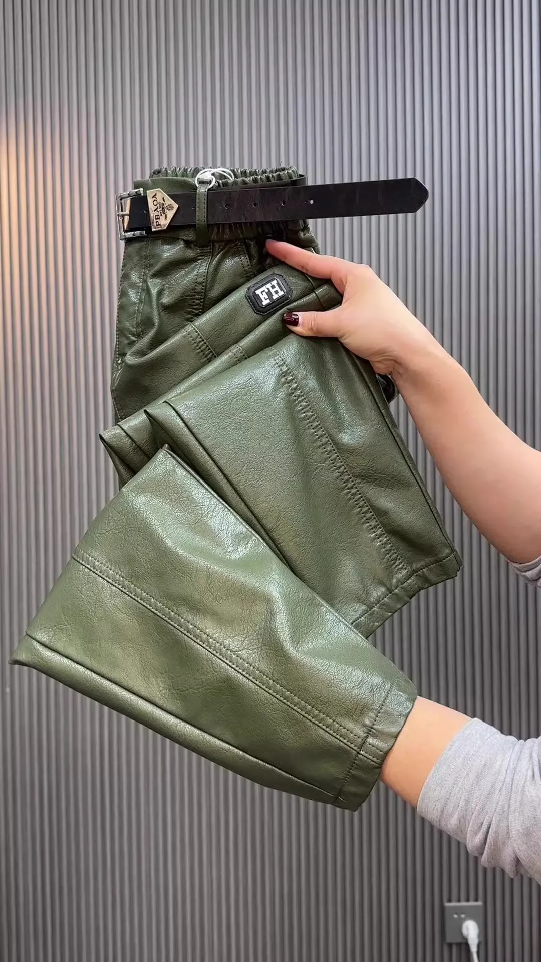Fashion Y2k Leather Pants High Quality PU Casual Straight Leg Pant Loose Slimming Plus Size Highs Waist Haren Trousers Women 27 S6ce11145c2684ef7bf25bfffcb152119D