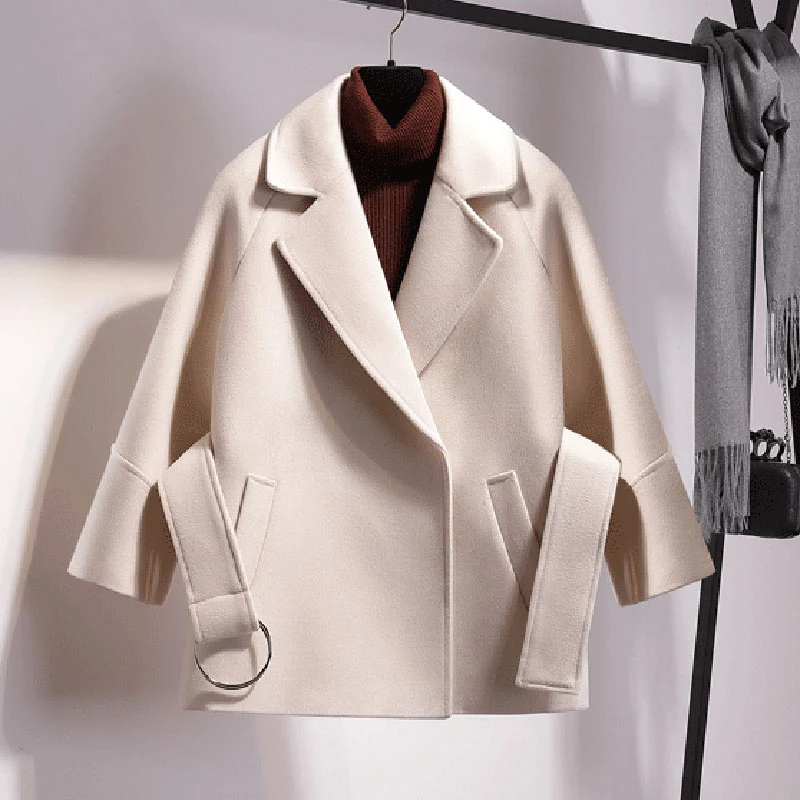 2023 New Woolen Women's Autumn Winter Coat Students Short Cloak Waist Camel Belt Warm Pocket Jacket Outside Wear Clothing Tops
2023 New Woolen Women's Autumn Winter Coat Students Short Cloak Waist Camel Belt Warm Pocket Jacket Outside Wear Clothing Tops