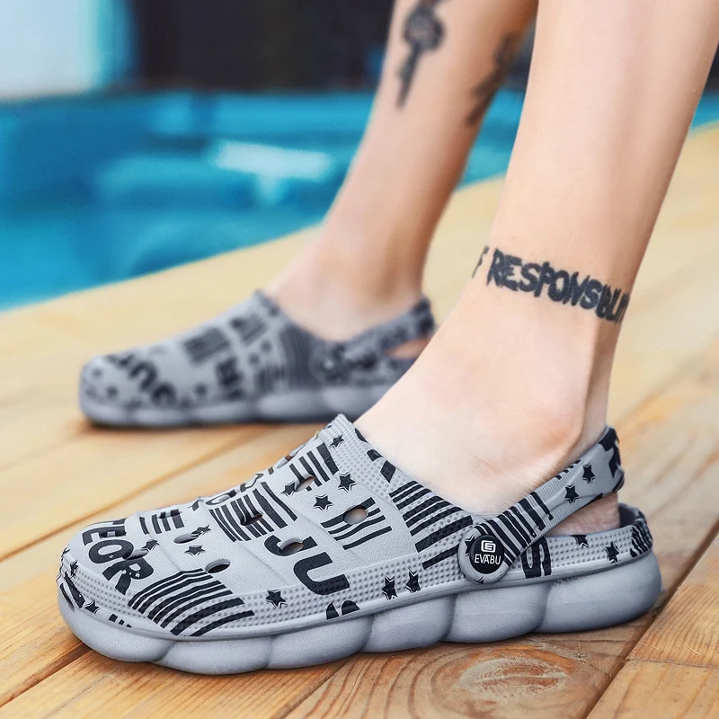 

Men Causal Summer Sandals EVA Garden Clogs Sandals Soft Memory Hospital Shoes Men Slip on Beach Water Slippers Zapatos Hombre