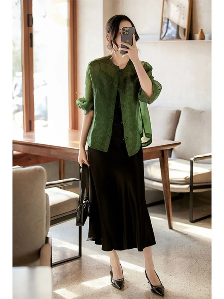 New Chinese Style Mesh Jacquard Shirt Women 2023 Summer Coil Buckle Long-sleeved Sun-shading Blouse Ladies Slim Temperament Coat
New Chinese Style Mesh Jacquard Shirt Women 2023 Summer Coil Buckle Long-sleeved Sun-shading Blouse Ladies Slim Temperament Coat