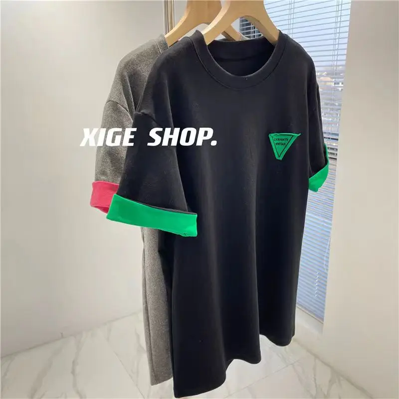 2022 Summer Women's Large T-Shirt Contrast Triangle Letter Pasted O-neck Tees Women Casual Loose Solid Color Short Sleeve Top
2022 Summer Women's Large T-Shirt Contrast Triangle Letter Pasted O-neck Tees Women Casual Loose Solid Color Short Sleeve Top