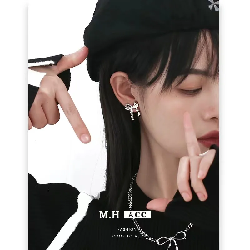 Hypoallergenic 925 Silver Butterfly Stud Earrings - Exquisite Luxury Style Jewelry for Women
Hypoallergenic 925 Silver Butterfly Stud Earrings - Exquisite Luxury Style Jewelry for Women