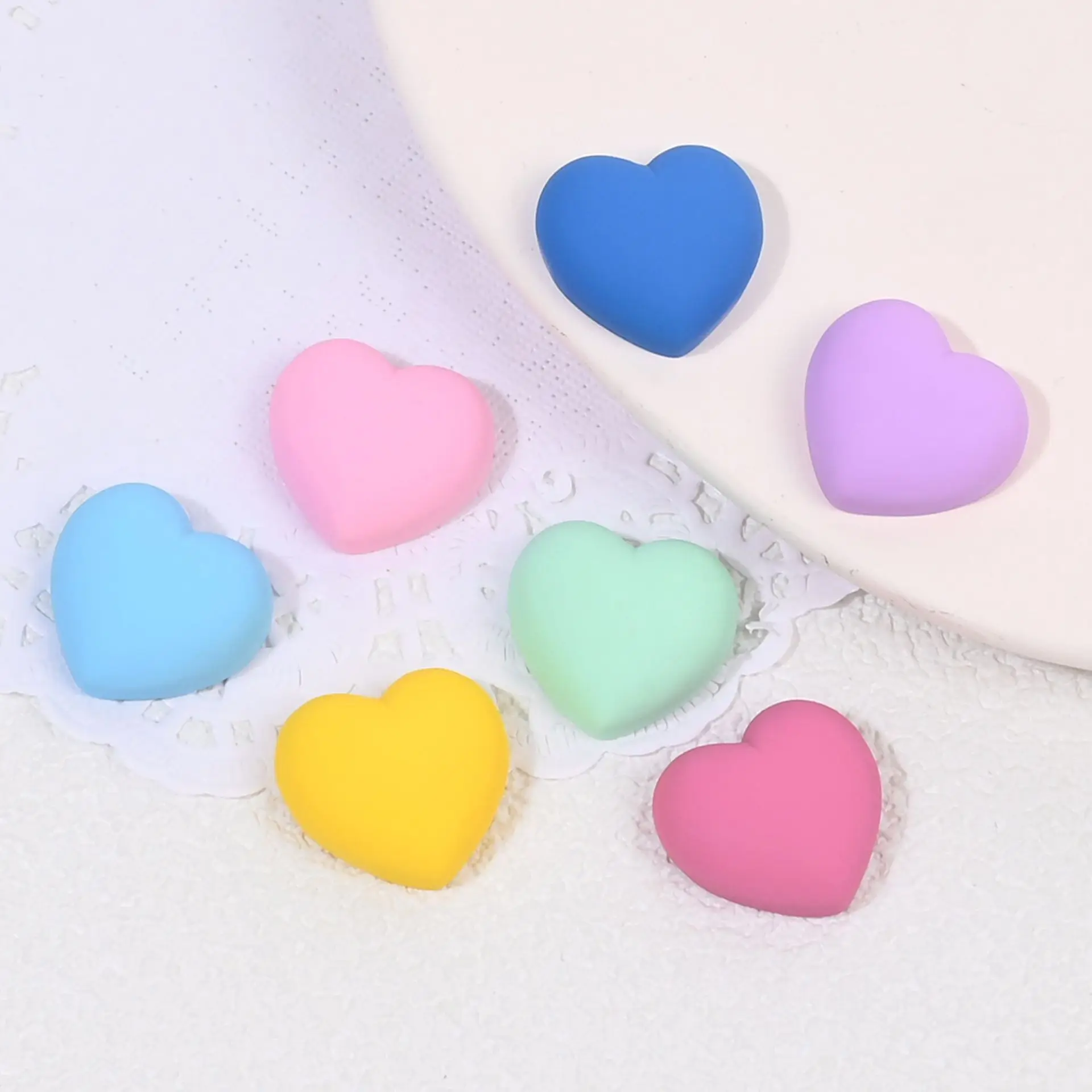 28pcs/Lot Fashion Cute Resin Heart Pendant Flatback Charms For Woman Girls Cartoon Jewelry Findings DIY EarringHair Clip
28pcs/Lot Fashion Cute Resin Heart Pendant Flatback Charms For Woman Girls Cartoon Jewelry Findings DIY EarringHair Clip