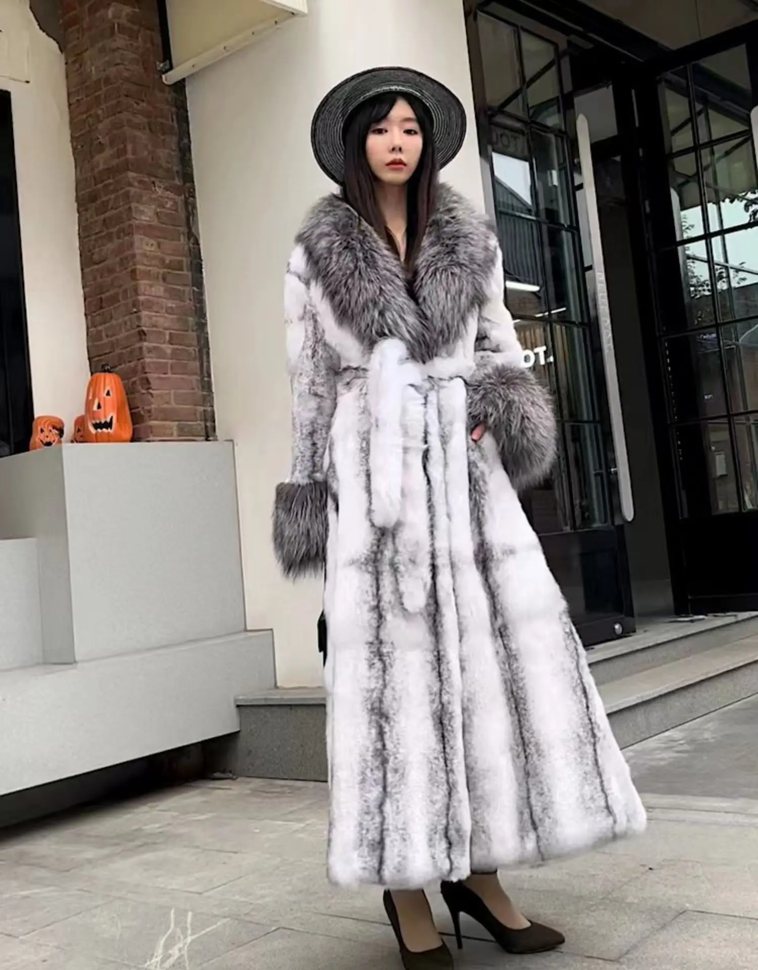 2023 Hot SaleNew Winter Women Real Rabbit Fur Coat Soft Warm Thick Fur Jacket Natural Fox Fur Collar Lady's Fashion Streetwear L
2023 Hot SaleNew Winter Women Real Rabbit Fur Coat Soft Warm Thick Fur Jacket Natural Fox Fur Collar Lady's Fashion Streetwear L