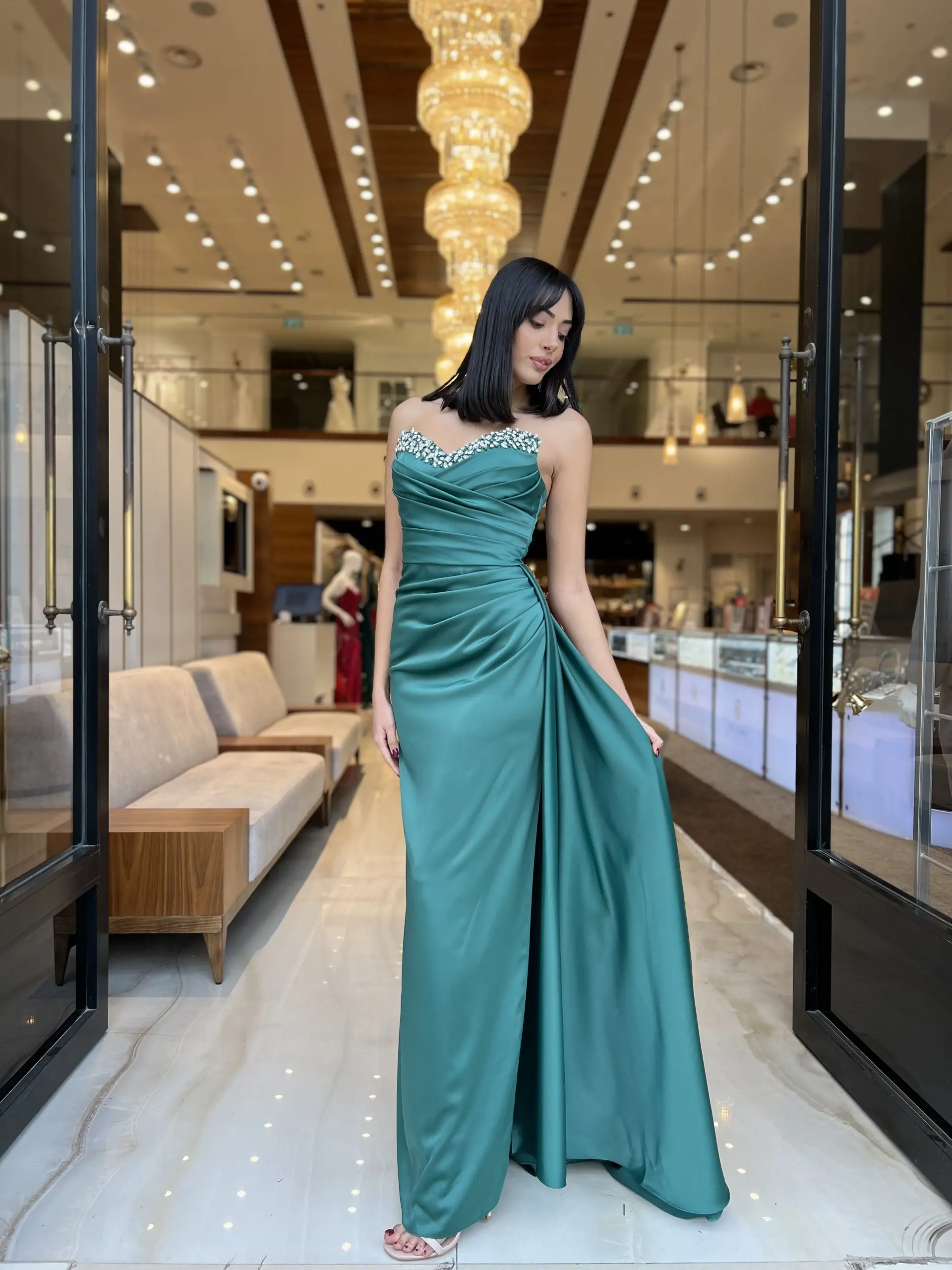 Rhinestone Sweetheart Neckline Prom Dresses 2023 Mermaid Satin Sleeveless Formal Occasion Dresses Elegant Party Dress
Rhinestone Sweetheart Neckline Prom Dresses 2023 Mermaid Satin Sleeveless Formal Occasion Dresses Elegant Party Dress