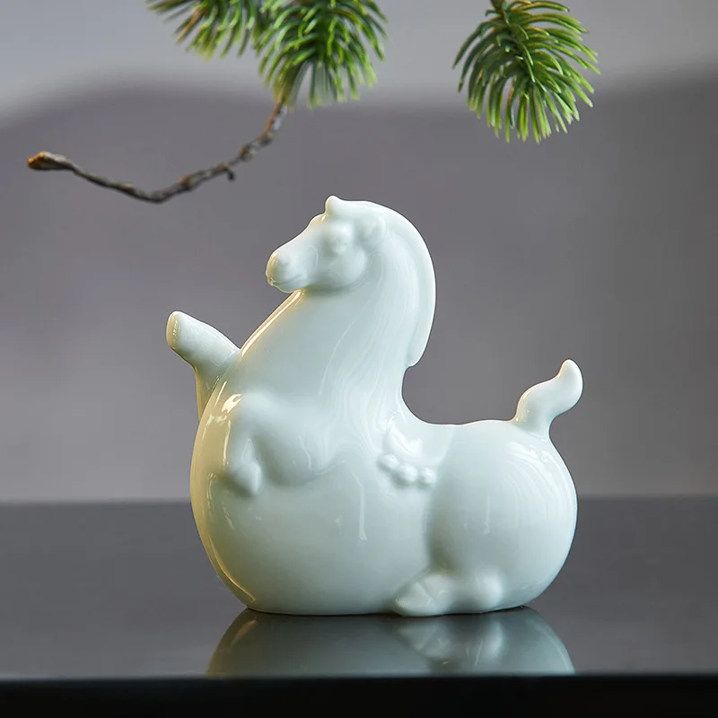 Modern simple ceramic Tangma animal ornaments vehicle mounted household living room porch decoration
Modern simple ceramic Tangma animal ornaments vehicle mounted household living room porch decoration