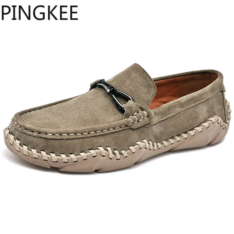 PINGKEE Nubuck Cow Suede Hand Sewn Upper Synthetic Lining Stitching Classic Round Moc Toe Chic Men Boat Driving Loafer Man Shoes
PINGKEE Nubuck Cow Suede Hand Sewn Upper Synthetic Lining Stitching Classic Round Moc Toe Chic Men Boat Driving Loafer Man Shoes