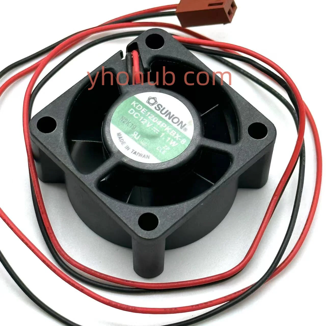 SUNON KDE1204PKBX-8 DC 12V 1,1 W 40x40x20 мм вентилятор охлаждения сервера
SUNON KDE1204PKBX-8 DC 12V 1,1 W 40x40x20 мм вентилятор охлаждения сервера