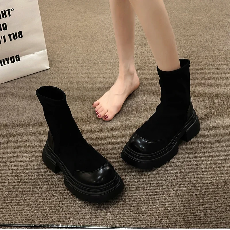 Winter Woman Suede Ankle Boots Fashion Side Zippers Ladies Elegant Platform Thick Bottom Short Boots Shoes Black Women's Boats
Winter Woman Suede Ankle Boots Fashion Side Zippers Ladies Elegant Platform Thick Bottom Short Boots Shoes Black Women's Boats