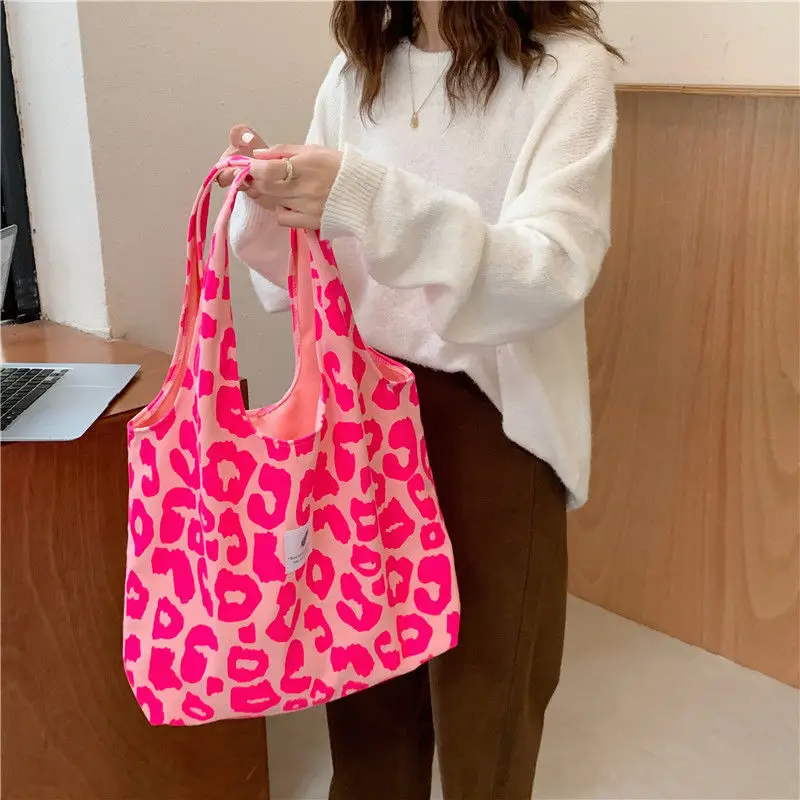 Quality Fashion Women's Handbag Leopard Print Lattice Tote Bag Student Bag Lady Canvas Bag Modern Handbag
Quality Fashion Women's Handbag Leopard Print Lattice Tote Bag Student Bag Lady Canvas Bag Modern Handbag