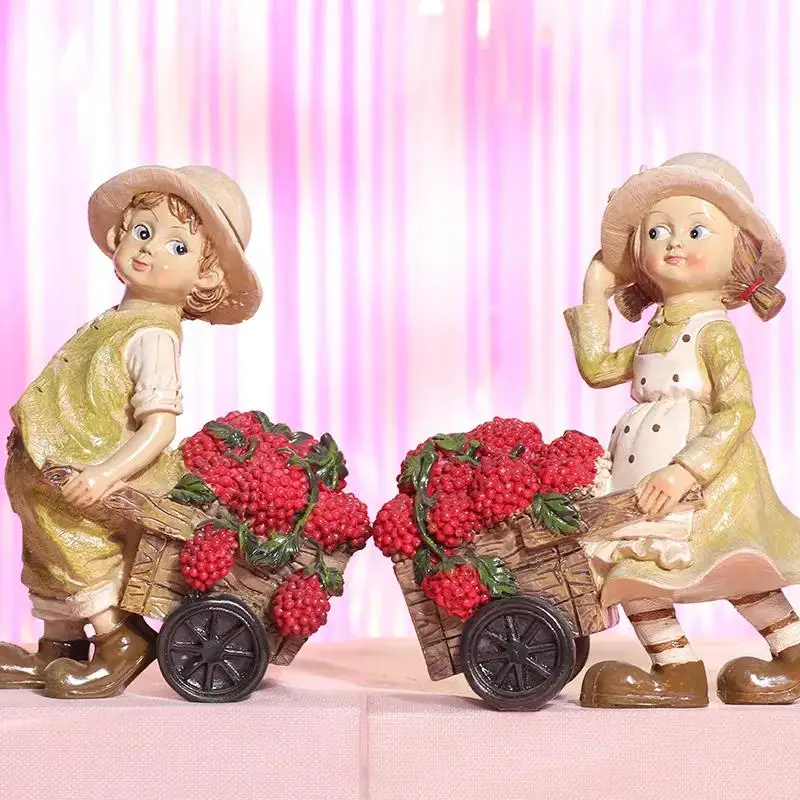 Couple Figurine living room decor Crafts ornaments American home decoration resin figure statue wedding decoration Wedding gifts
Couple Figurine living room decor Crafts ornaments American home decoration resin figure statue wedding decoration Wedding gifts