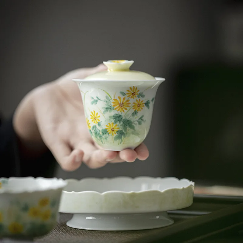 

Hand Painted Chrysanthemum Ceramic Gaiwan For Tea Wihite Tureen With Lid Teaware Kung Fu Tea Ceremony Chinese Tea Bowls Chawan