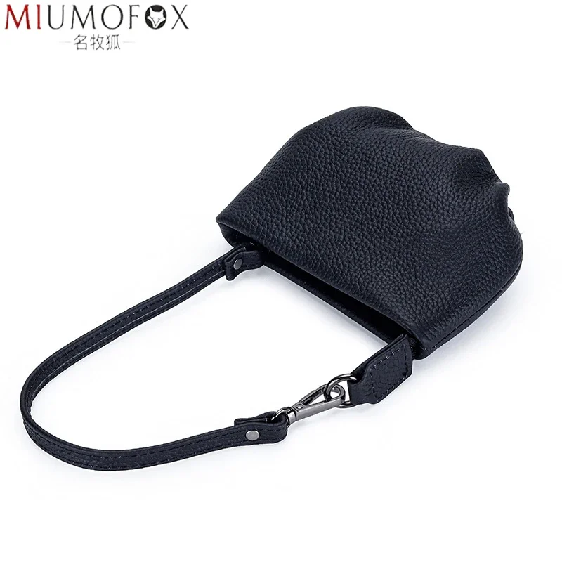 New Women's Genuine Leather Small Coin Purse Change Zipper Wallet Mini Handbag with Wrist Strap Lipstick Cosmetics Organizer Bag
New Women's Genuine Leather Small Coin Purse Change Zipper Wallet Mini Handbag with Wrist Strap Lipstick Cosmetics Organizer Bag