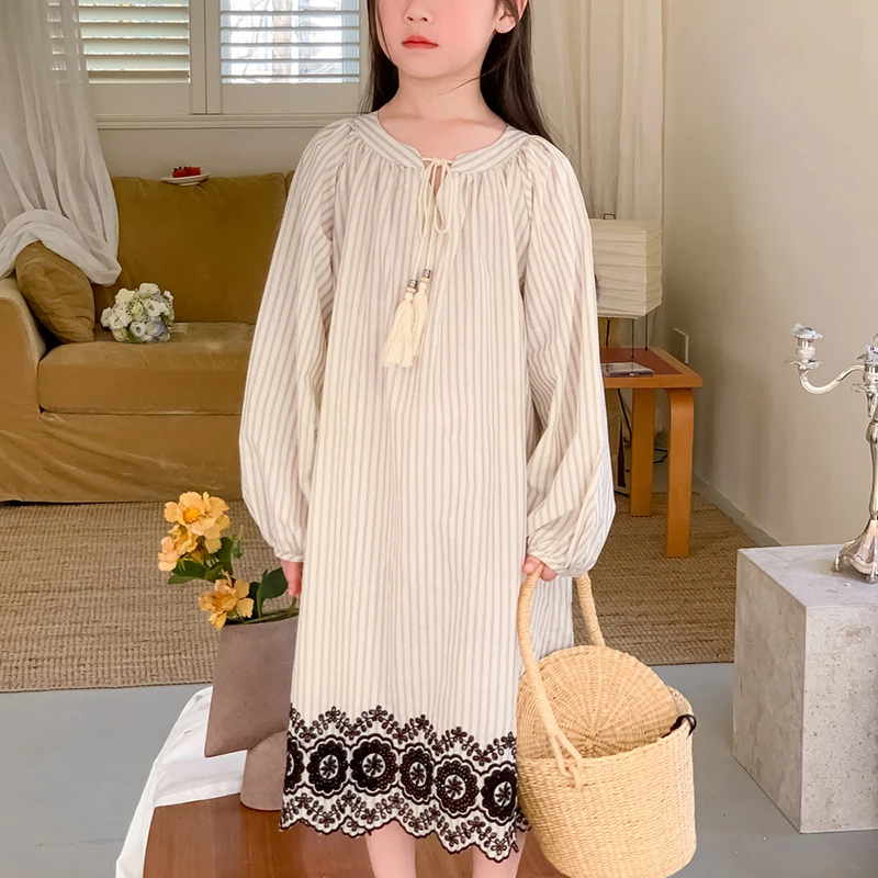 

Girls 2024 New Dress Striped Embroidered Loose Casual Skirt Spring/Summer Vacation Wind Sunscreen Coat 7, 8, 910 Years Old