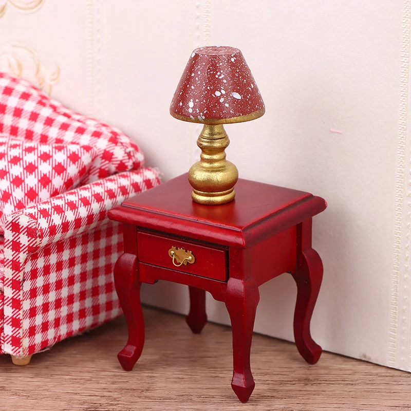 1:12 Dollhouse Miniature Red Retro Table Lamp Mini Room Decoration Dollhouse Home Furniture Decoration Accessories
1:12 Dollhouse Miniature Red Retro Table Lamp Mini Room Decoration Dollhouse Home Furniture Decoration Accessories