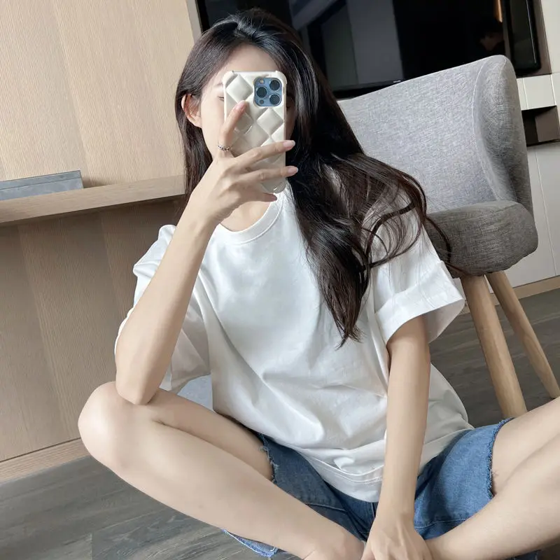 2024 Summer New Solid Color Korean Round Neck Black and White Short Sleeved T-shirt Women Loose Versatile Cotton Round Neck Top
2024 Summer New Solid Color Korean Round Neck Black and White Short Sleeved T-shirt Women Loose Versatile Cotton Round Neck Top