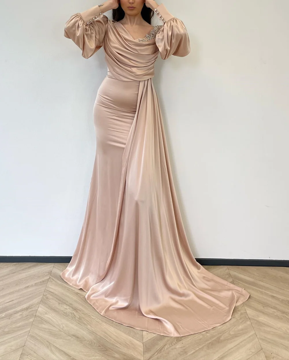 Cowl Neck Mermaid Elegant Robe De Soirée Satin Beading Evening Gown Custom Made Formal Party Dress Puffy Sleeves Prom Dresses
Cowl Neck Mermaid Elegant Robe De Soirée Satin Beading Evening Gown Custom Made Formal Party Dress Puffy Sleeves Prom Dresses