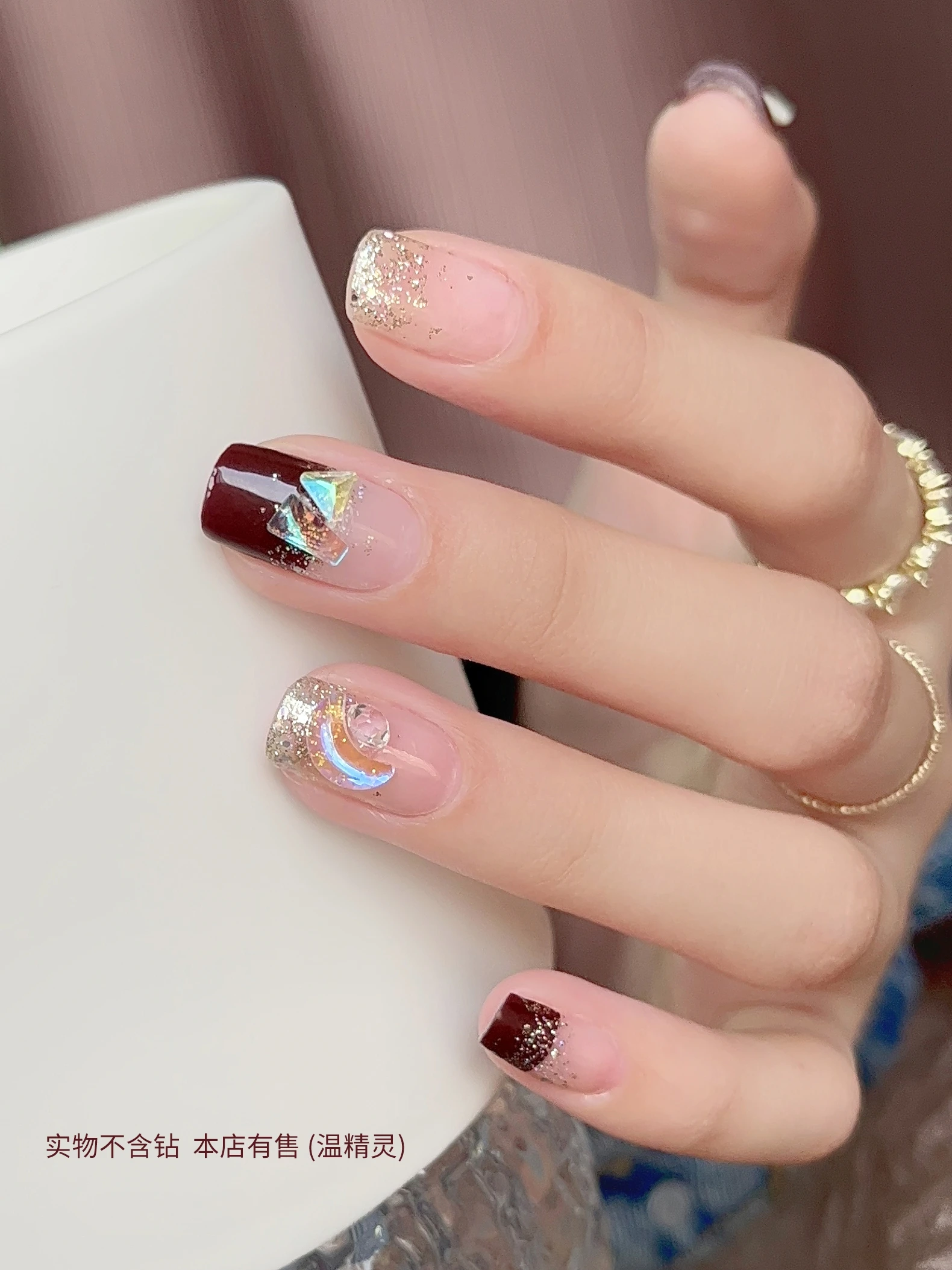 Мягкая пленка для лака для ногтей, красивые ногти, полные наклейки, размер вспышки, французский отбеливание и водонепроницаемость
Мягкая пленка для лака для ногтей, красивые ногти, полные наклейки, размер вспышки, французский отбеливание и водонепроницаемость