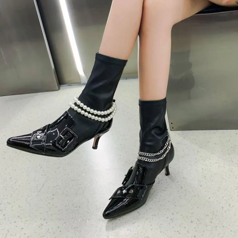 Pearl Chains for Booties 2022 New Hot Sale Metal Chains Luxury Boots Charms Beautiful Accessories Fashion Decoration for Gift
Pearl Chains for Booties 2022 New Hot Sale Metal Chains Luxury Boots Charms Beautiful Accessories Fashion Decoration for Gift