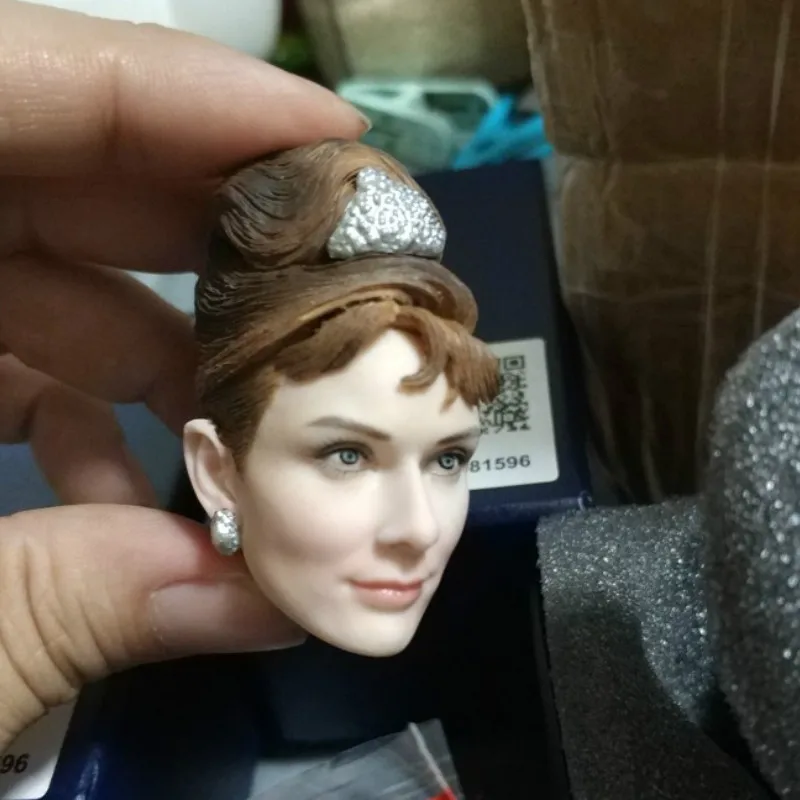 Женская голова резьба 1/6 Завтрак у Тиффани Одри Хепберн голова Лепка F 12 "Женская фигурка тела для фигурок PH
Женская голова резьба 1/6 Завтрак у Тиффани Одри Хепберн голова Лепка F 12 "Женская фигурка тела для фигурок PH