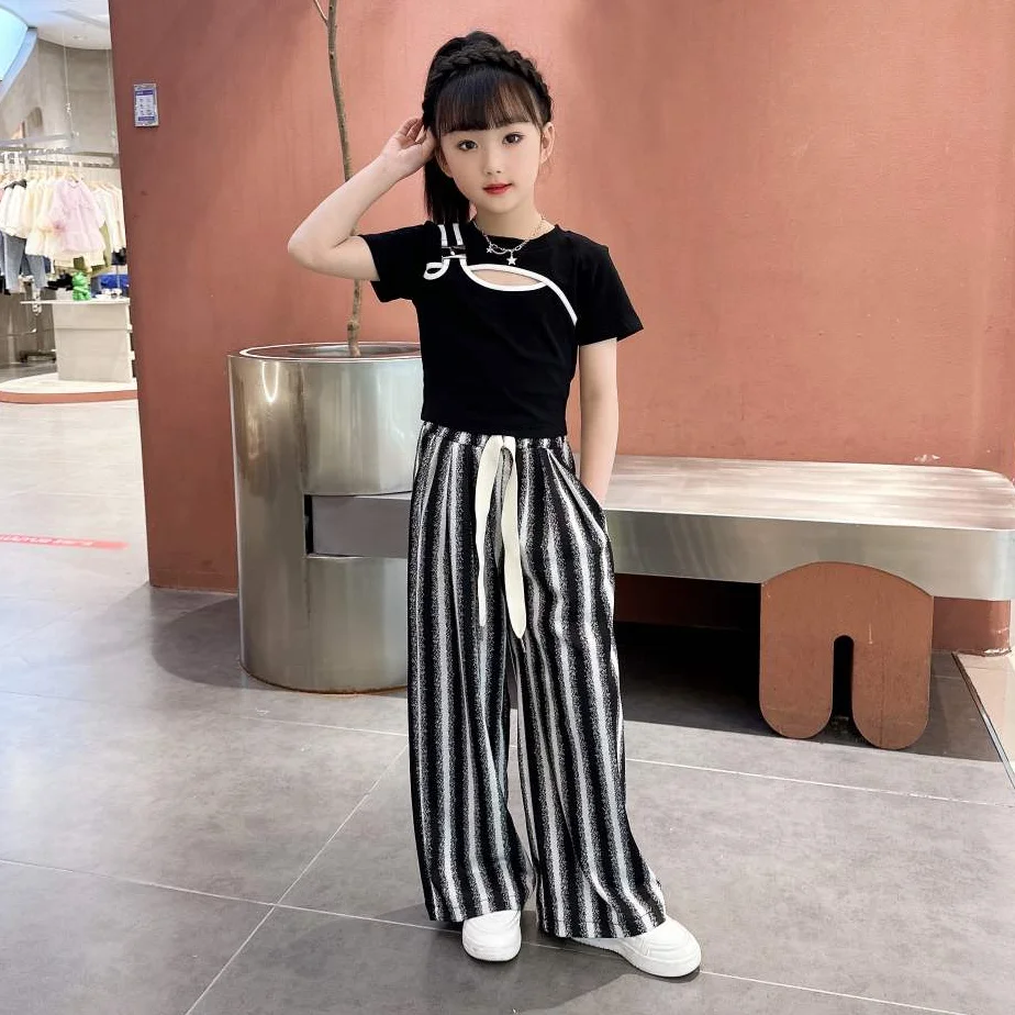 Girls Outfits Set Summer 2023 Casual V-neck Short Sleeve T-shirt Wide Leg Pants Teen Kids Clothes Two Pieces Children Clothing
Girls Outfits Set Summer 2023 Casual V-neck Short Sleeve T-shirt Wide Leg Pants Teen Kids Clothes Two Pieces Children Clothing