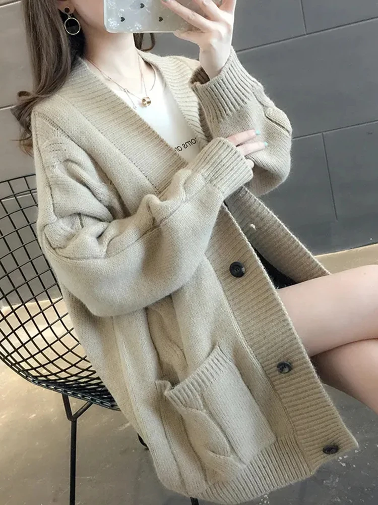 Winter Thick Warm V-neck Single-breasted Long Sleeve Knitted Cardigan Casual Loose Sweater Jackets New All-match Streetwear Tops
Winter Thick Warm V-neck Single-breasted Long Sleeve Knitted Cardigan Casual Loose Sweater Jackets New All-match Streetwear Tops