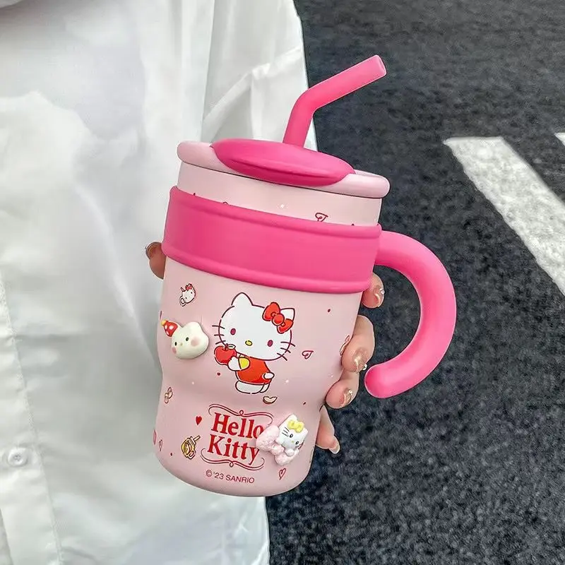 Kawaii Sanrio аниме Изолированная чашка Милая Hello Kitty My Melody Cinnamoroll большая емкость портативная мультяшная чашка для воды подарок для девочки
Kawaii Sanrio аниме Изолированная чашка Милая Hello Kitty My Melody Cinnamoroll большая емкость портативная мультяшная чашка для воды подарок для девочки