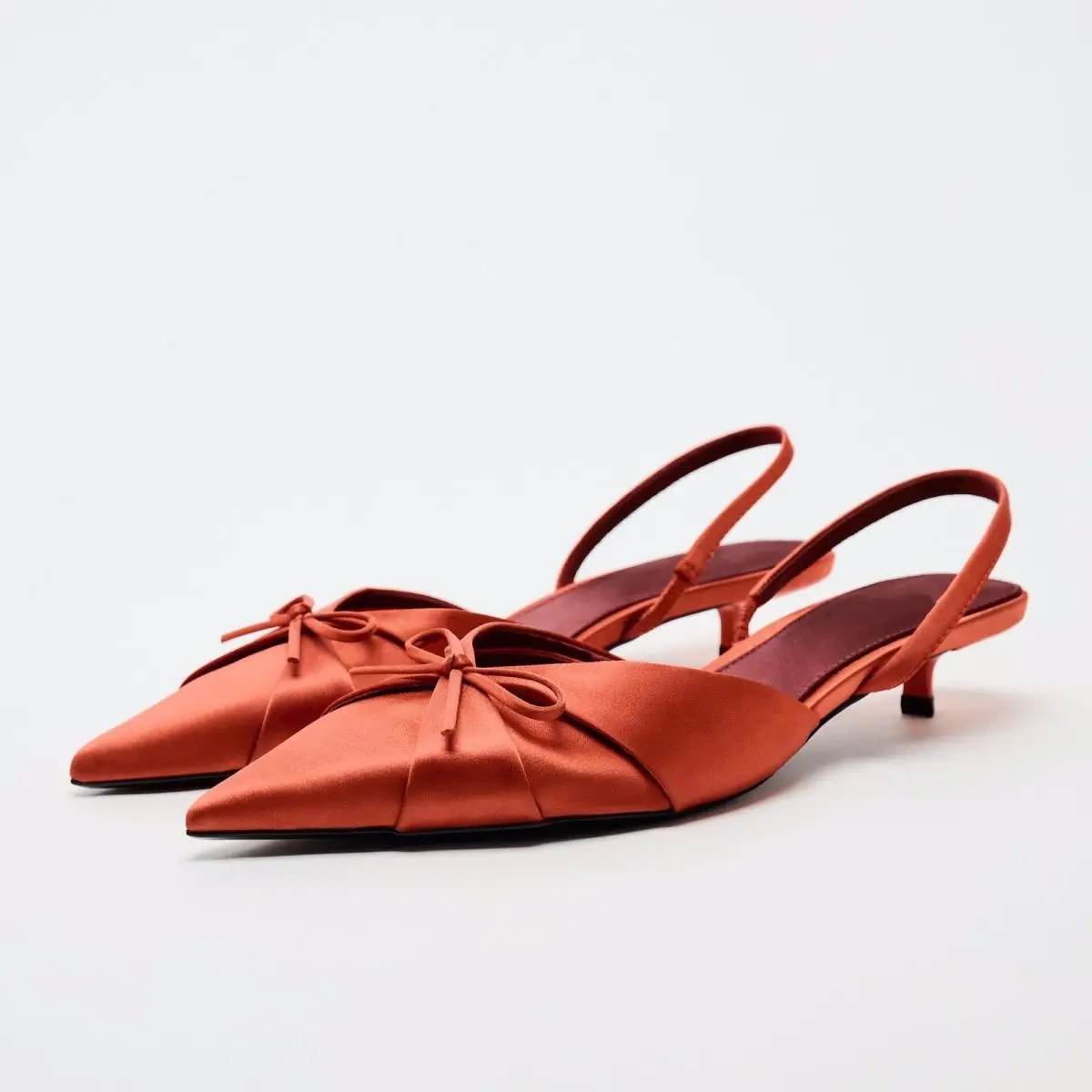 ZA 2024 New Orange Bow Cat Heel Open Heel Shoes with Pointed Toe and Wrapped Head, and Mueller Sandals on the Back women Sandals
ZA 2024 New Orange Bow Cat Heel Open Heel Shoes with Pointed Toe and Wrapped Head, and Mueller Sandals on the Back women Sandals