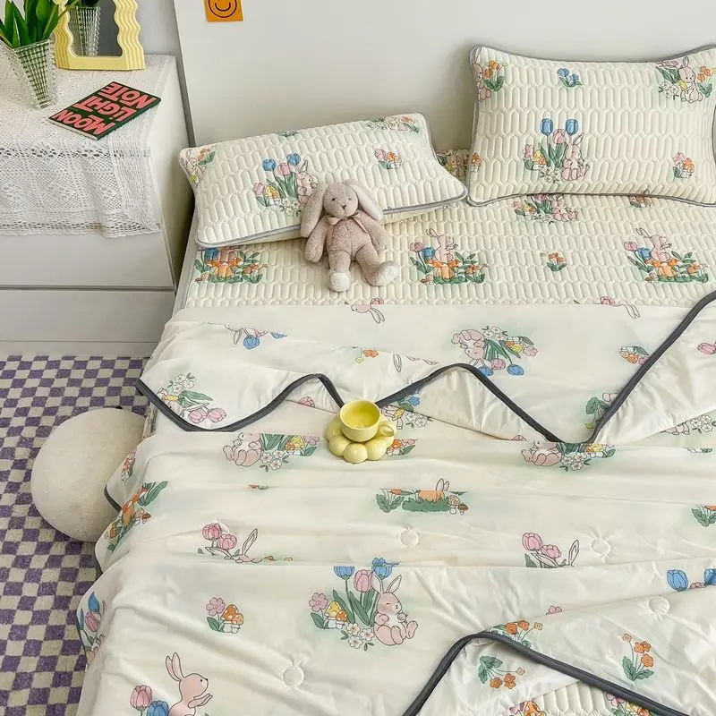 Natural Latex Summer Bedspread Luxury Double Bed Sheet Washable Mattress Pad Ice Silk Mat Air Conditioning Quilt Bed Covers
Natural Latex Summer Bedspread Luxury Double Bed Sheet Washable Mattress Pad Ice Silk Mat Air Conditioning Quilt Bed Covers