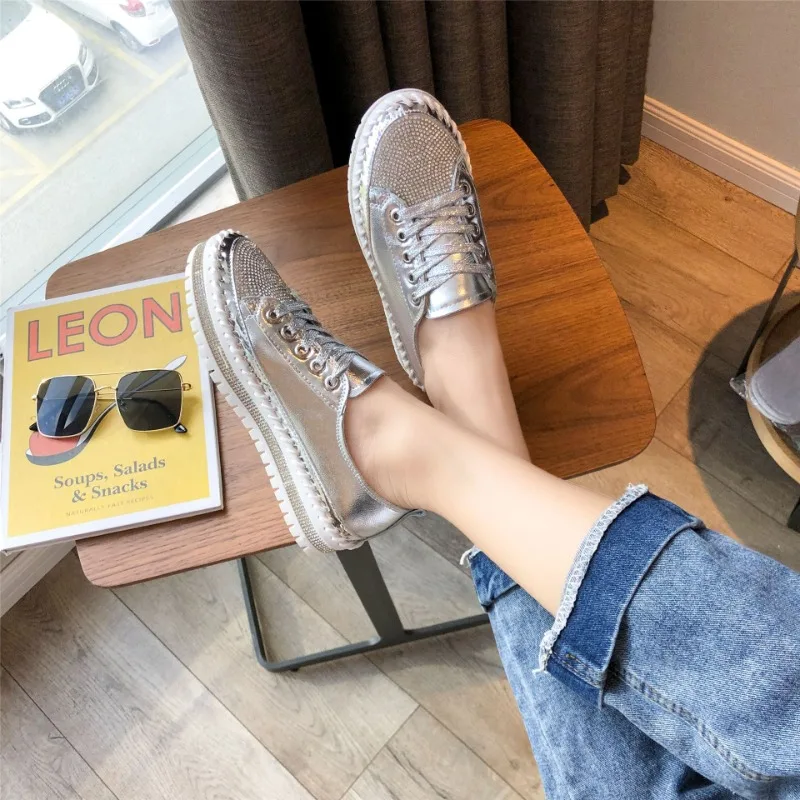 Luxury Silver Women Shoes Bling Women's Flat Shoes Designer Platform Women Sneakers Anti-slip Casual Trainers Chaussure Femmes
Luxury Silver Women Shoes Bling Women's Flat Shoes Designer Platform Women Sneakers Anti-slip Casual Trainers Chaussure Femmes