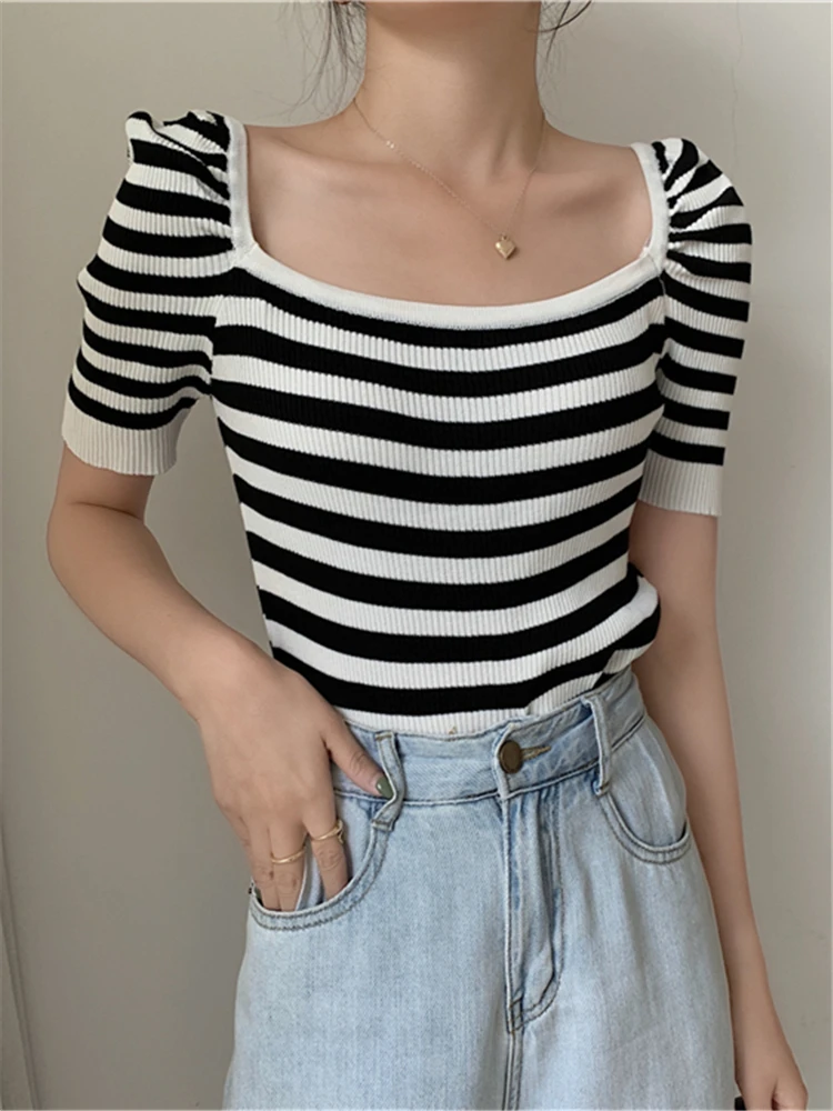 Summer Striped Knitted Women's T-shirts 2022 New Sqaure Collar Short Sleeve Bottom Casual Shirts Knitwear Chic Tops Female
Summer Striped Knitted Women's T-shirts 2022 New Sqaure Collar Short Sleeve Bottom Casual Shirts Knitwear Chic Tops Female