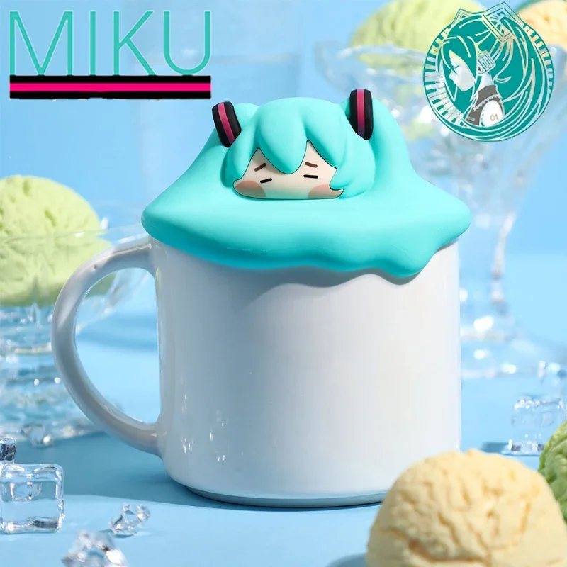 Кружка для воды Hatsune Miku аниме периферийная Красивая мультяшная кофейная чашка с крышкой керамическая чашка кавайная милая девушка 10x9,8x6 см чашка для смешивания Новинка
Кружка для воды Hatsune Miku аниме периферийная Красивая мультяшная кофейная чашка с крышкой керамическая чашка кавайная милая девушка 10x9,8x6 см чашка для смешивания Новинка