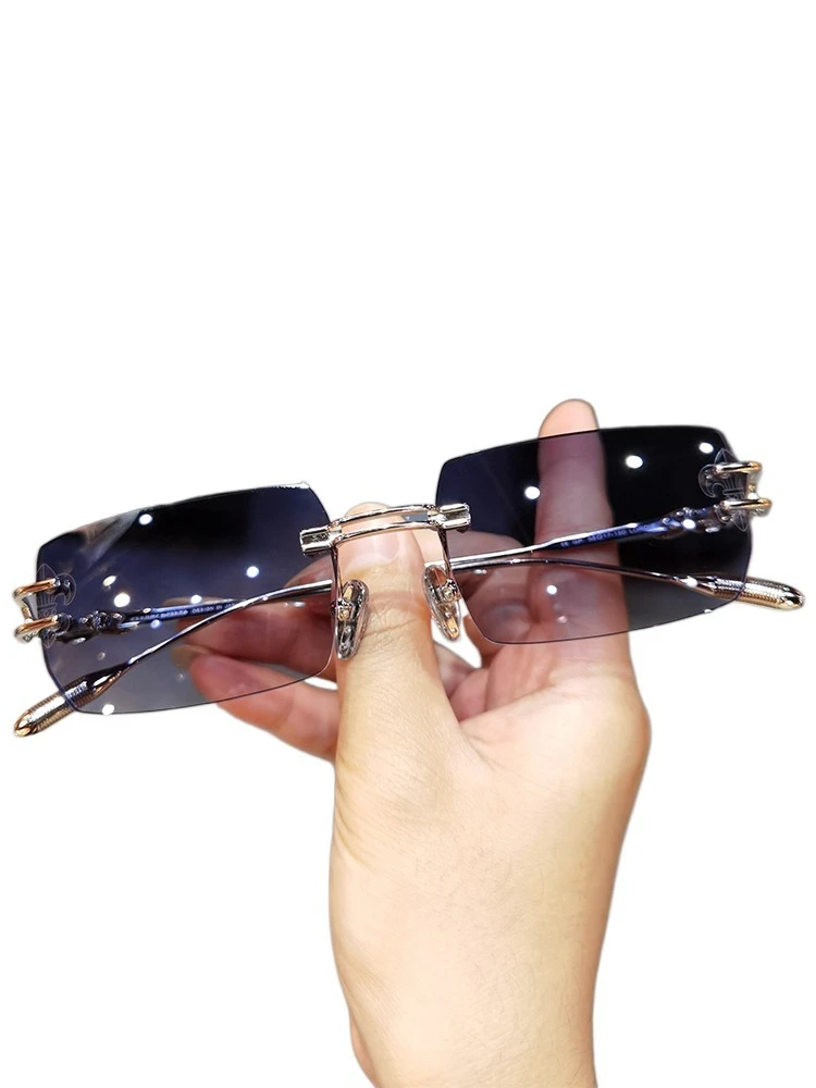 JIANDAN Retro Ultra-light Frameless Sunglasses For Men And Women New Fashion Trend Square Frame Eyewear Anti-ultraviolet
JIANDAN Retro Ultra-light Frameless Sunglasses For Men And Women New Fashion Trend Square Frame Eyewear Anti-ultraviolet