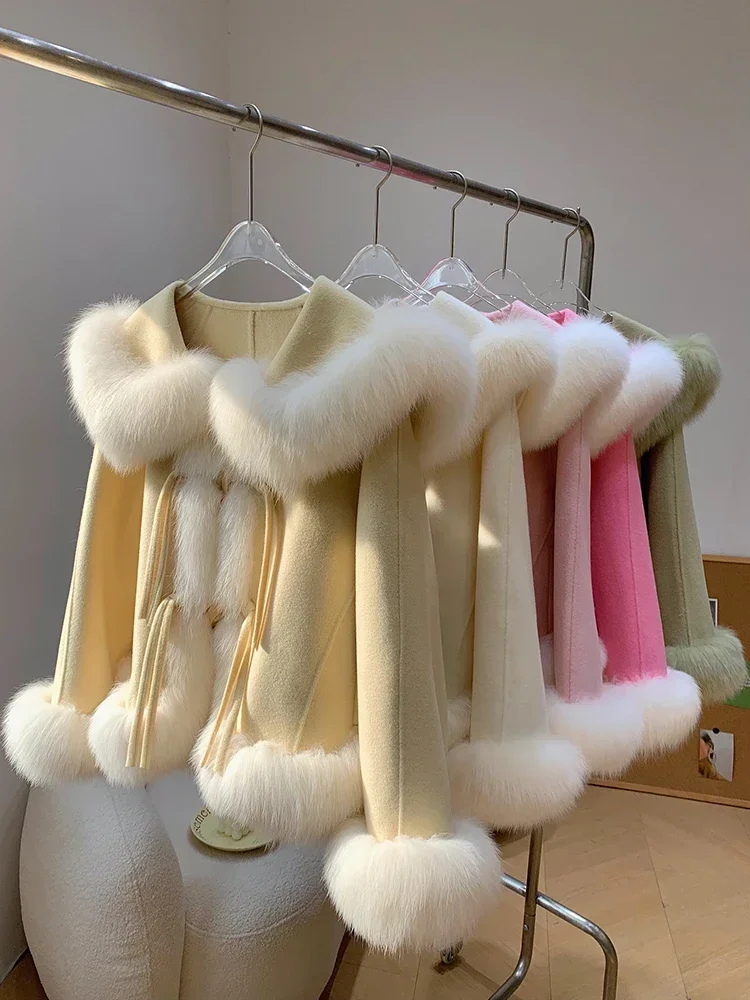 New 2024 autumn/winter double-faced woolen coat with real fox fur collar Korean version short fur women's woolen coat
New 2024 autumn/winter double-faced woolen coat with real fox fur collar Korean version short fur women's woolen coat