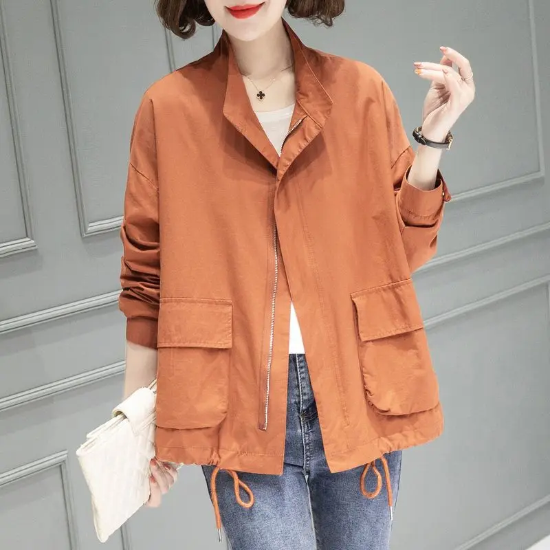 Autumn and Winter Women's Solid Color Standing Neck Zipper Pocket Drawstring Loose Fit Long Sleeve Coat Fashion Elegant Tops
Autumn and Winter Women's Solid Color Standing Neck Zipper Pocket Drawstring Loose Fit Long Sleeve Coat Fashion Elegant Tops