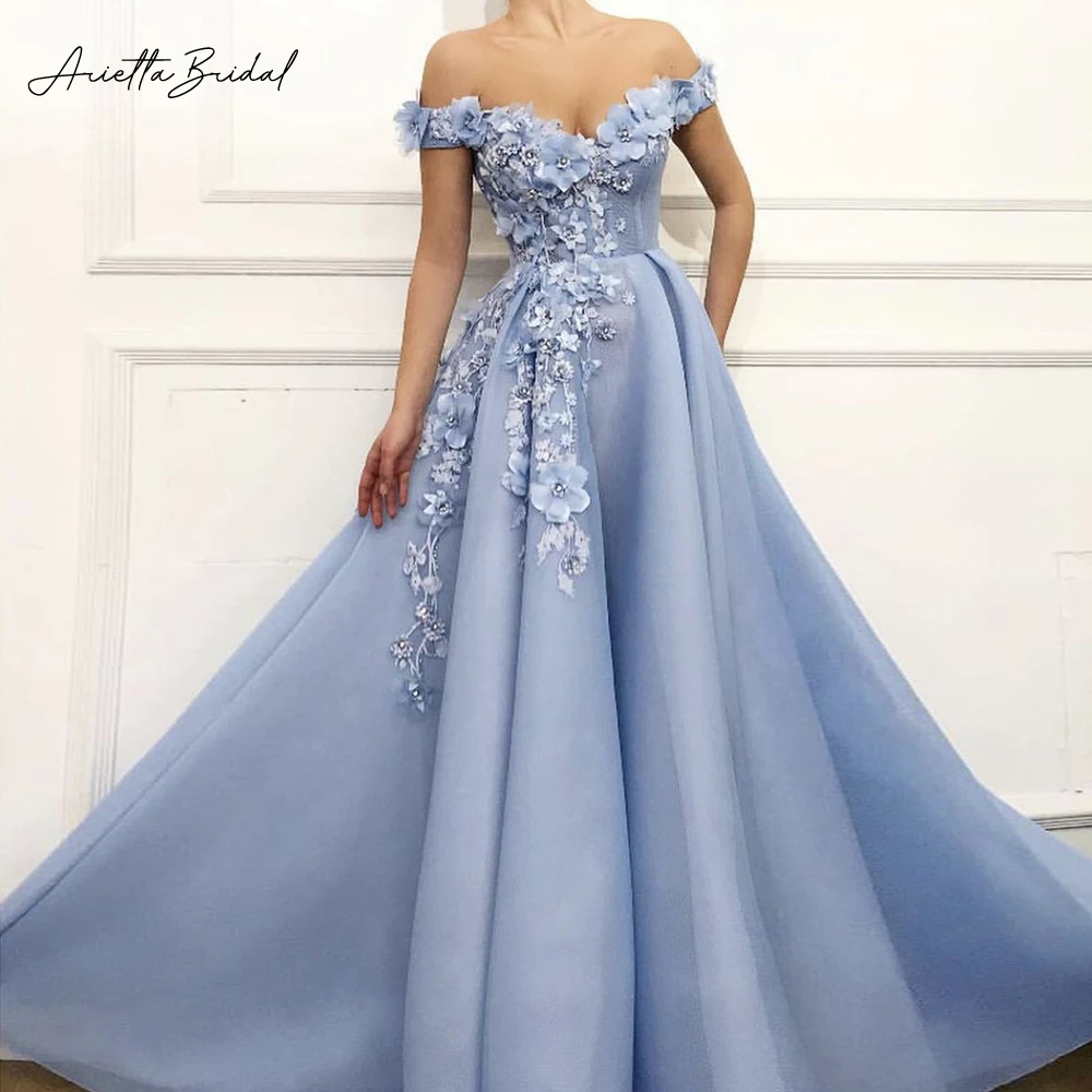 Arietta Blue Mesh Net Tulle A-Line Prom Dresses Off the Shoulder 3D Flowers Maxi Evening Party Gowns Formal Occasion Dresses
Arietta Blue Mesh Net Tulle A-Line Prom Dresses Off the Shoulder 3D Flowers Maxi Evening Party Gowns Formal Occasion Dresses