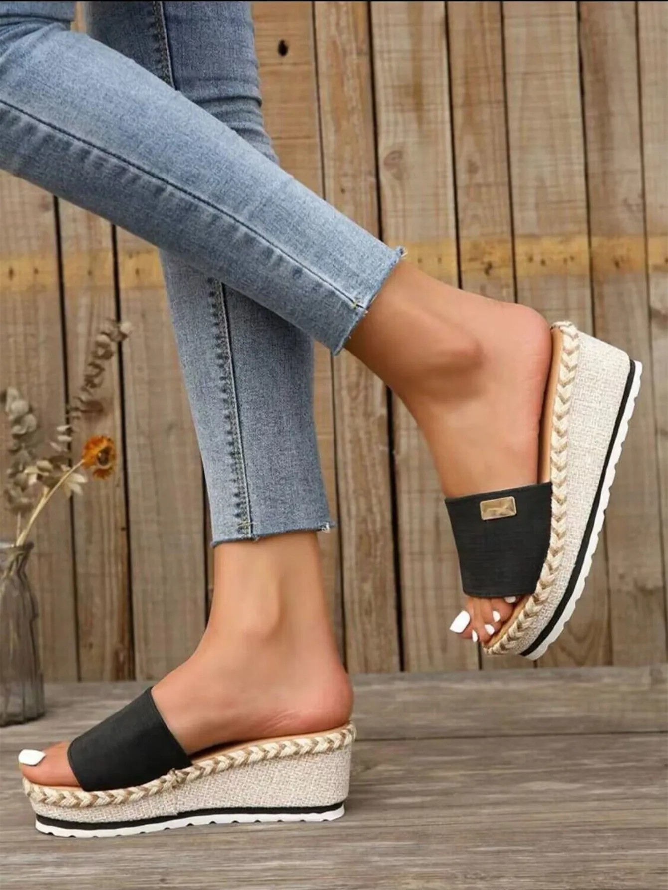 Summer Women Wedge Sandals Platform Flip Flops Soft Comfortable 2022 New Casual Shoes Outdoor Beach Slippers Ladies Sandals
Summer Women Wedge Sandals Platform Flip Flops Soft Comfortable 2022 New Casual Shoes Outdoor Beach Slippers Ladies Sandals