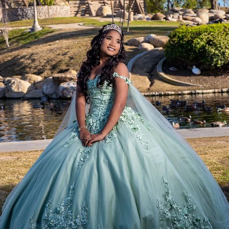 Green Shiny Off the Shoulder 3D Flower Lace Quinceanera Dress Ball Gown With Cape Crystal Sweet 15 Vestidos De XV Años
Green Shiny Off the Shoulder 3D Flower Lace Quinceanera Dress Ball Gown With Cape Crystal Sweet 15 Vestidos De XV Años