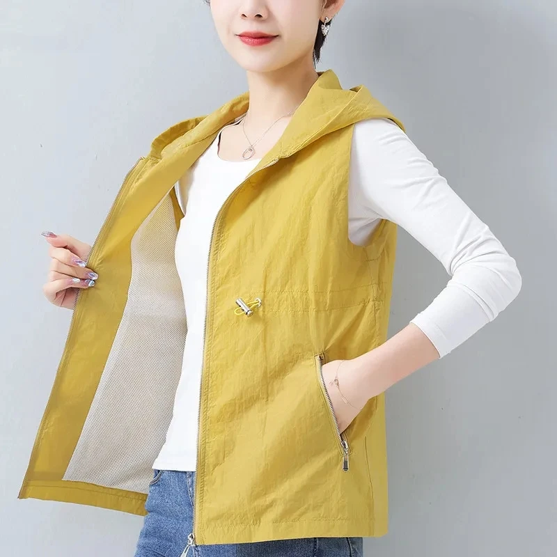 

New Middle Aged Mother Thin Solid Color Vest Jacket Spring Autumn Female Short Large Size Loose Fitting Horse Clip Vest Top Coat