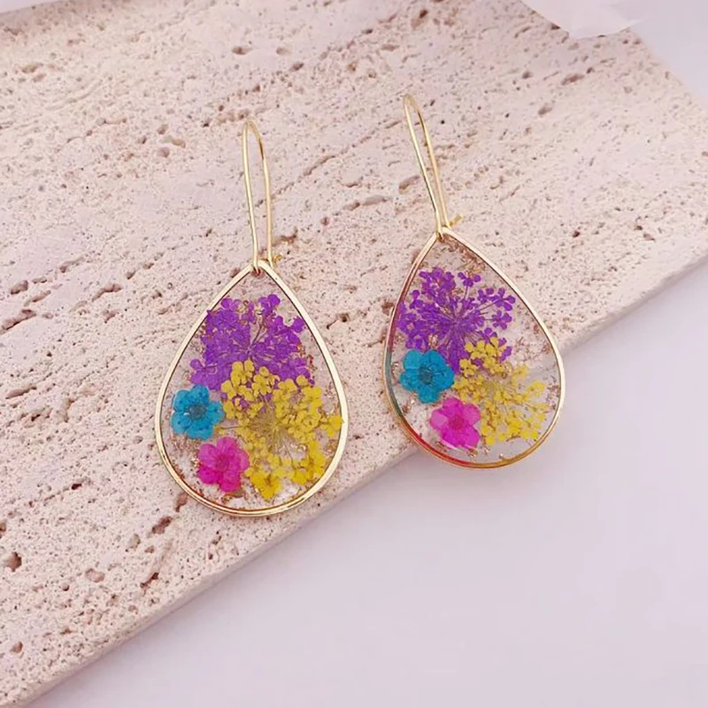 

Creative Epoxy Resin Pressed Flower Earrings Unique Natural Flower Pressed Earrings Elegant Hoop Earrings Statement Jewelry 2024